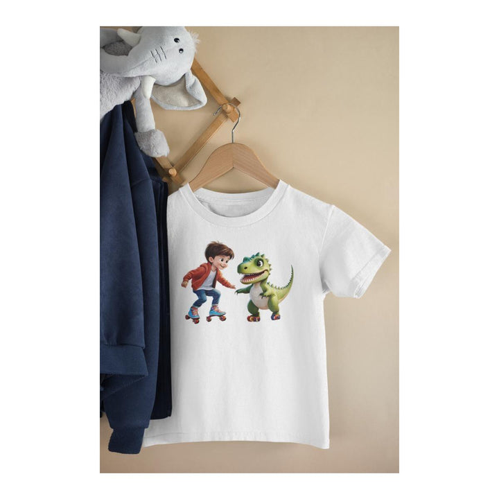 Kinder T-Shirt Junge skatet mit Dino
