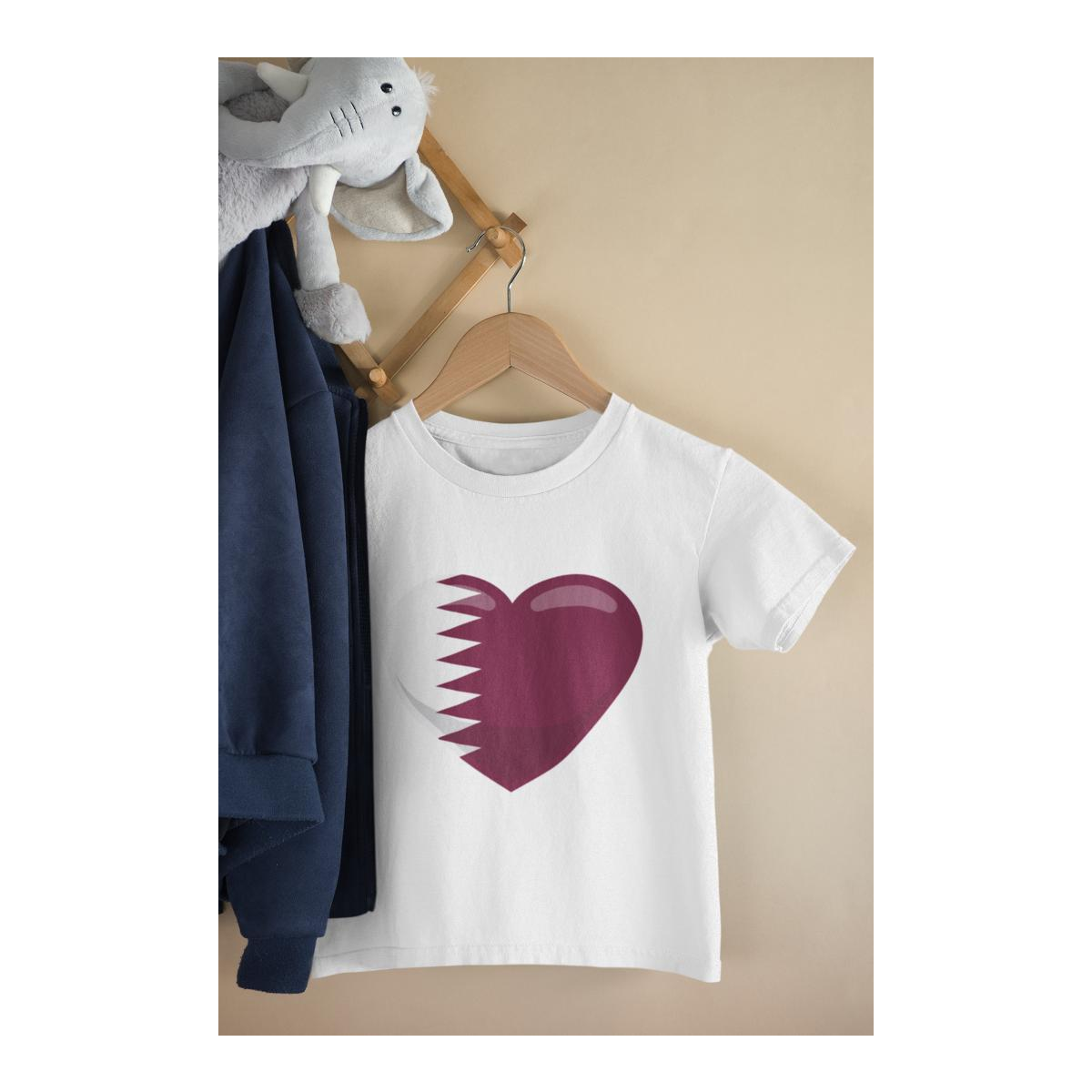 Kinder T-Shirt Qatar Flagge herzform