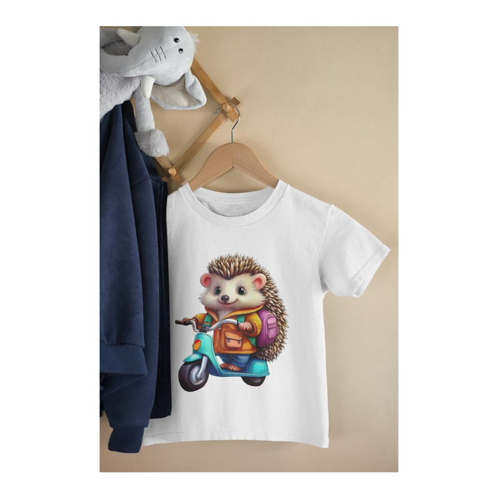 Kinder T-Shirt Süsser Igel auf Scooter